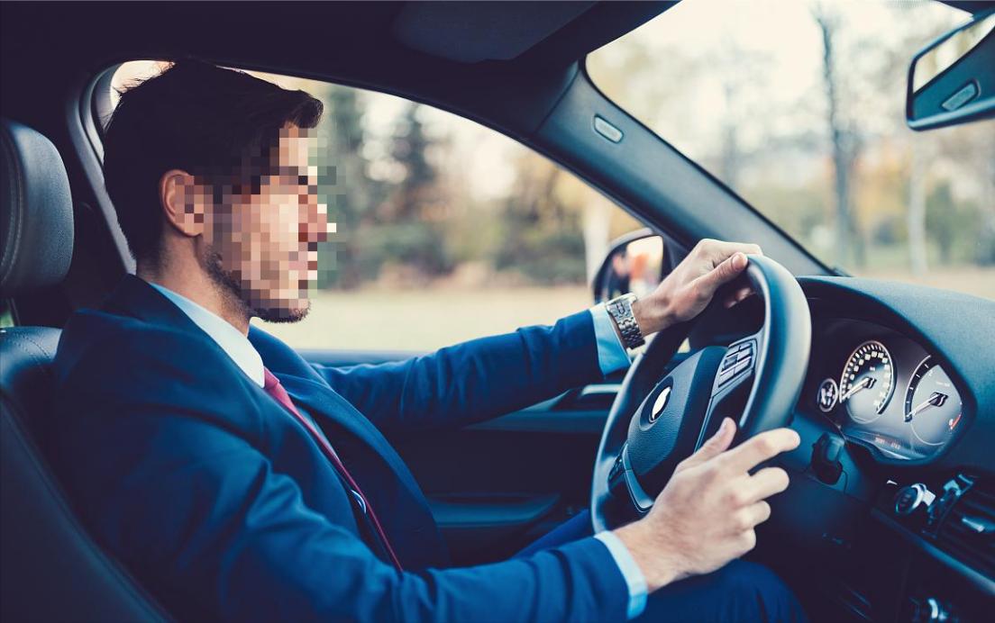 51岁大妈找24岁健身陪练引发命案,46岁大妈陪两个健身教练死亡通报