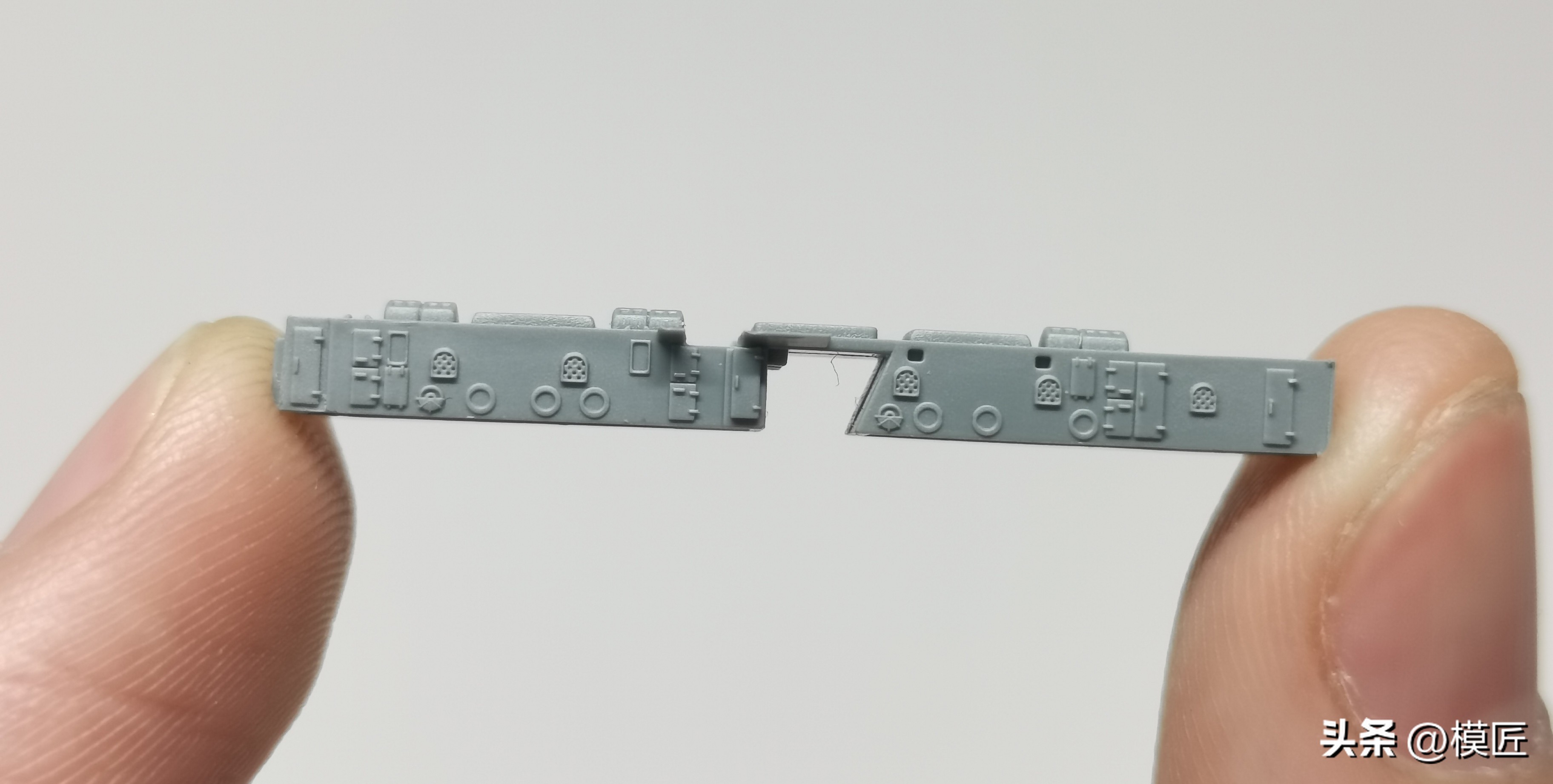 鹰翔1/700德国海军埃姆登号巡洋舰开盒测评