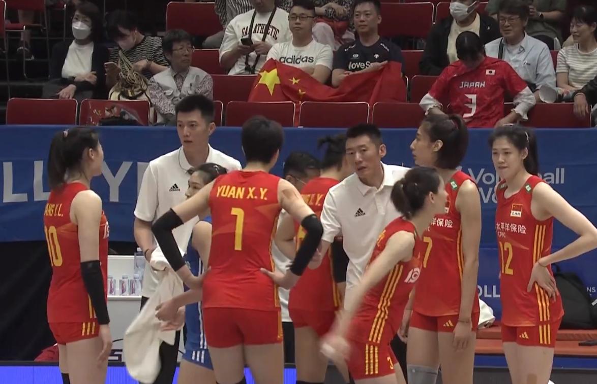 中国女排逆转荷兰夺首胜,中国女排最新排名最新消息