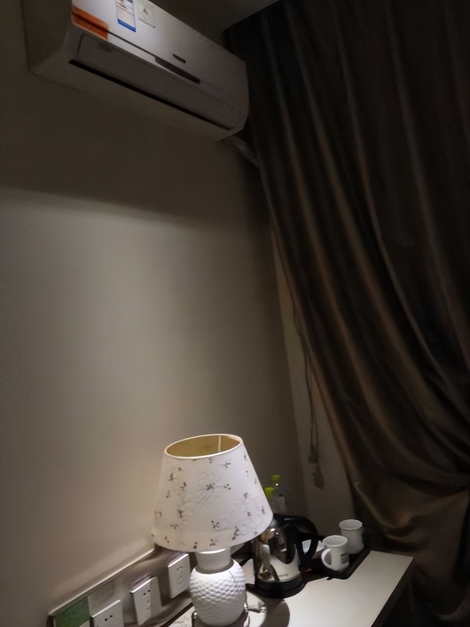 冬天空调开到28度不暖和怎么回事,夏季空调睡觉开26度还是28度舒服