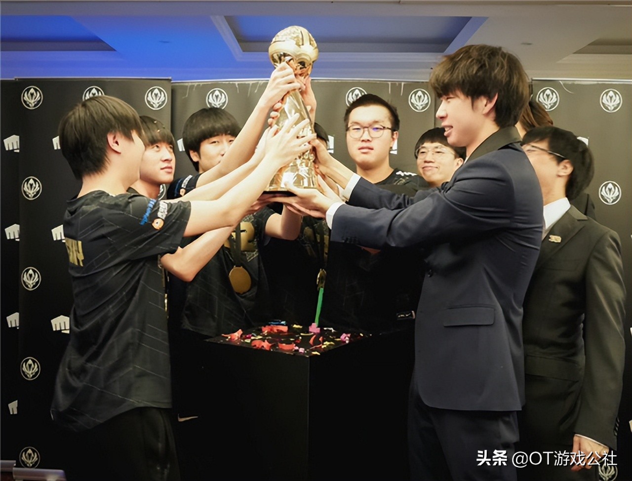 doinb评价dk打geng,dk没淘汰能夺冠吗