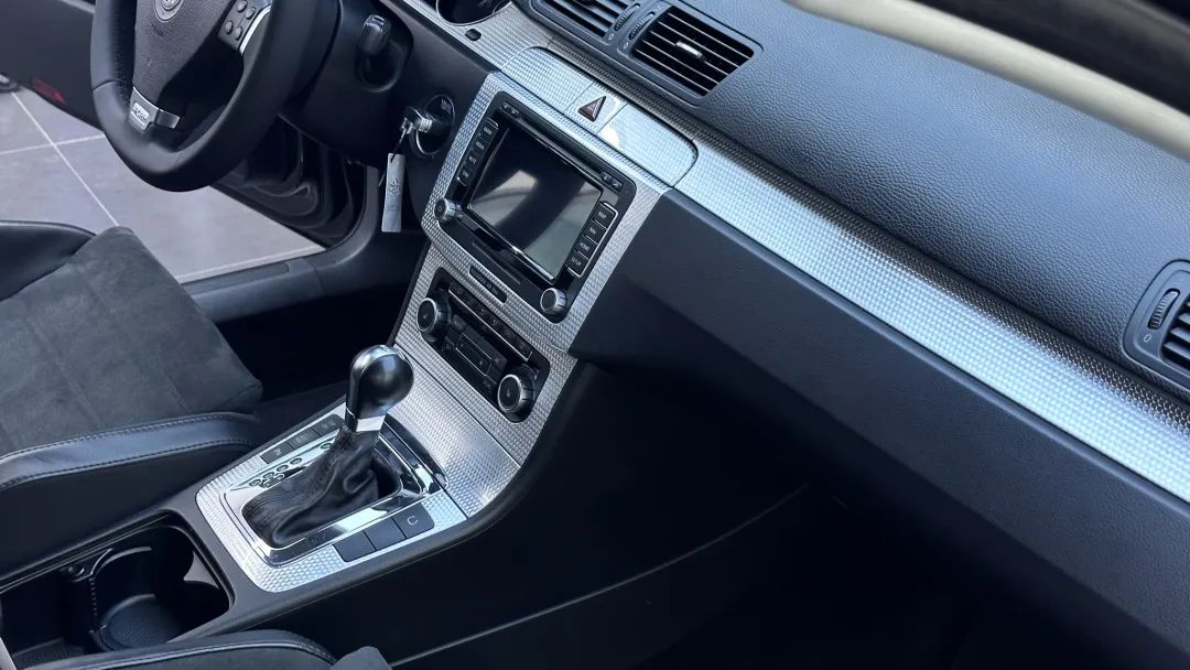 r36翻新改造全过程,大众r36这么老的车怎么还卖这么贵