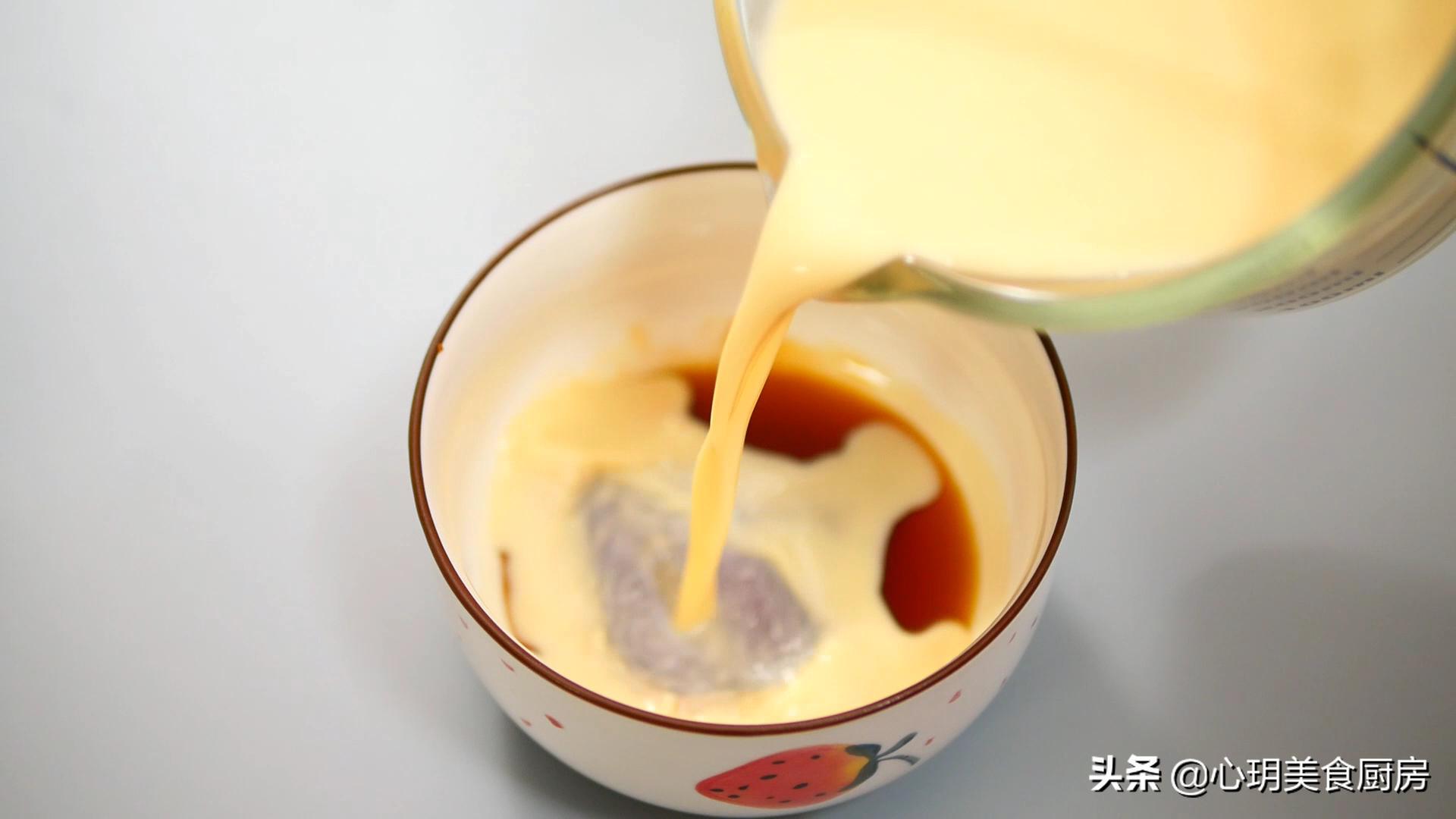 一瓶牛奶2个鸡蛋做蛋糕,一瓶牛奶两个鸡蛋怎么简单做蒸糕