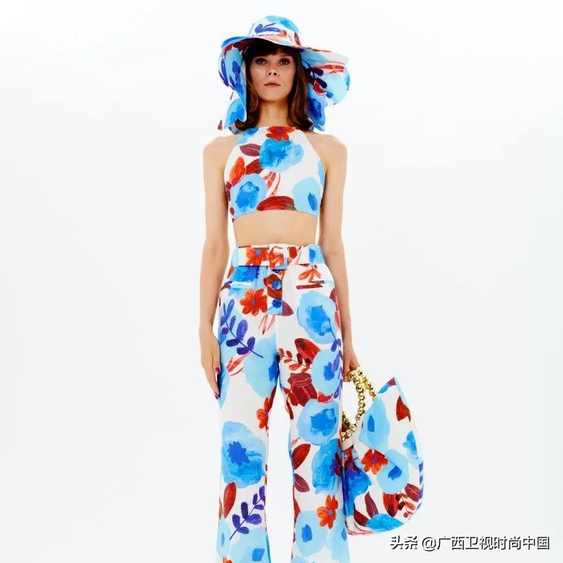 很热怎么穿,夏季天热怎么穿才够时尚