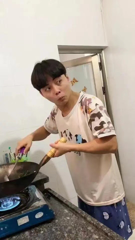 外卖网红小哥海扬被坑,外卖网红小哥海扬赚了多少钱