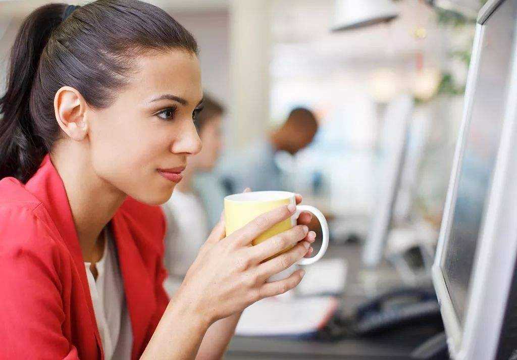 法国小哥抱怨快递,法国快递员吐槽每天工作7小时