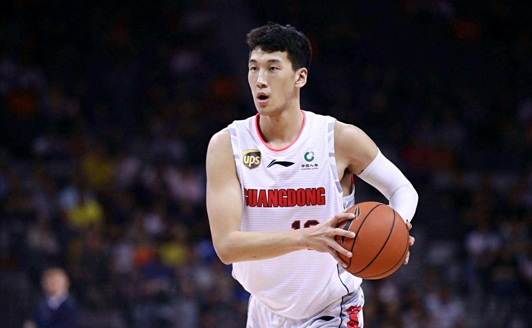 七位年轻前锋入选集训队！一个老将都不要，中国男篮刮起青春风暴