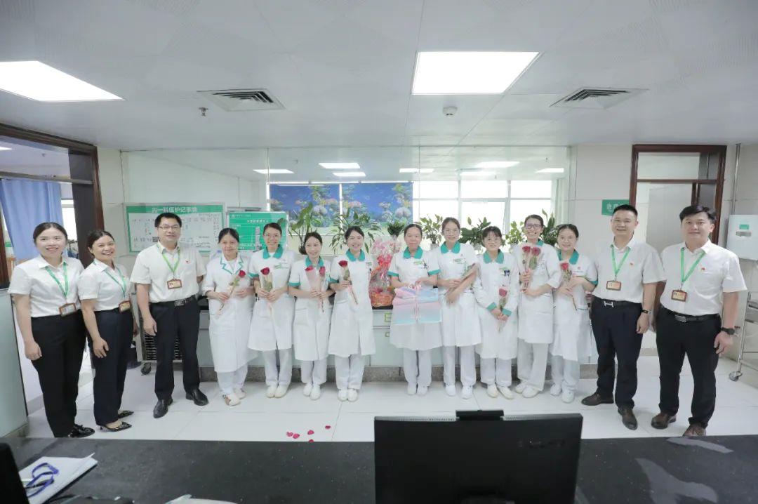 致敬每一位在抗疫一线的工作人员,致敬每一位奋斗在前线的医护人员