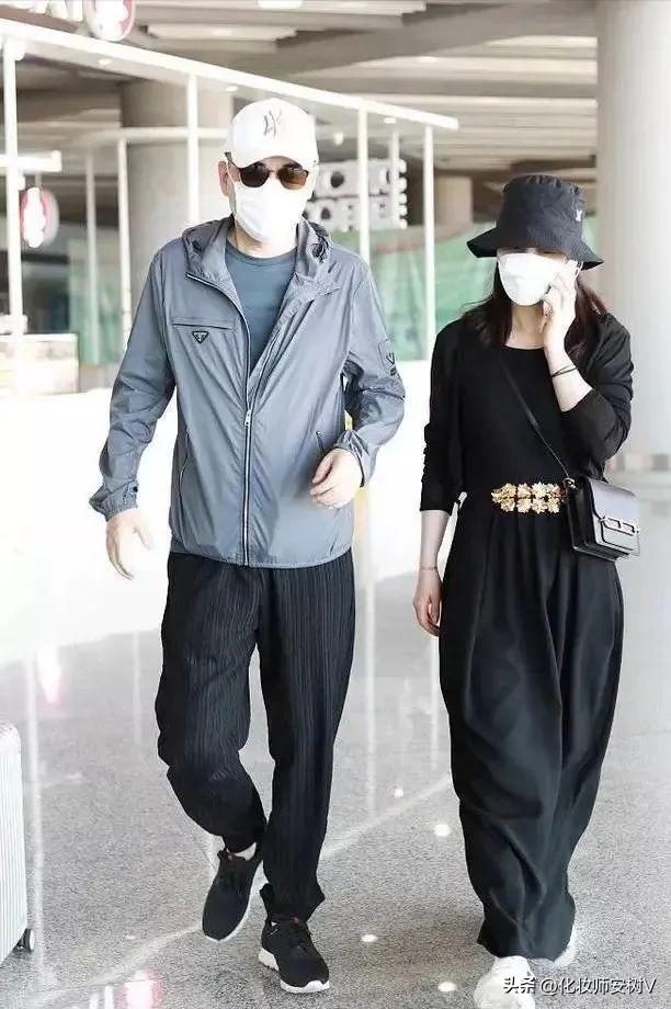 陈建斌蒋勤勤牵手现身机场 (陈建斌携手妻子蒋勤勤出席活动)