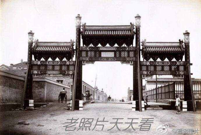 侵华日军残酷*行暴**,女子为活命脱下衣服让日本人拍摄,*辱侮**至死