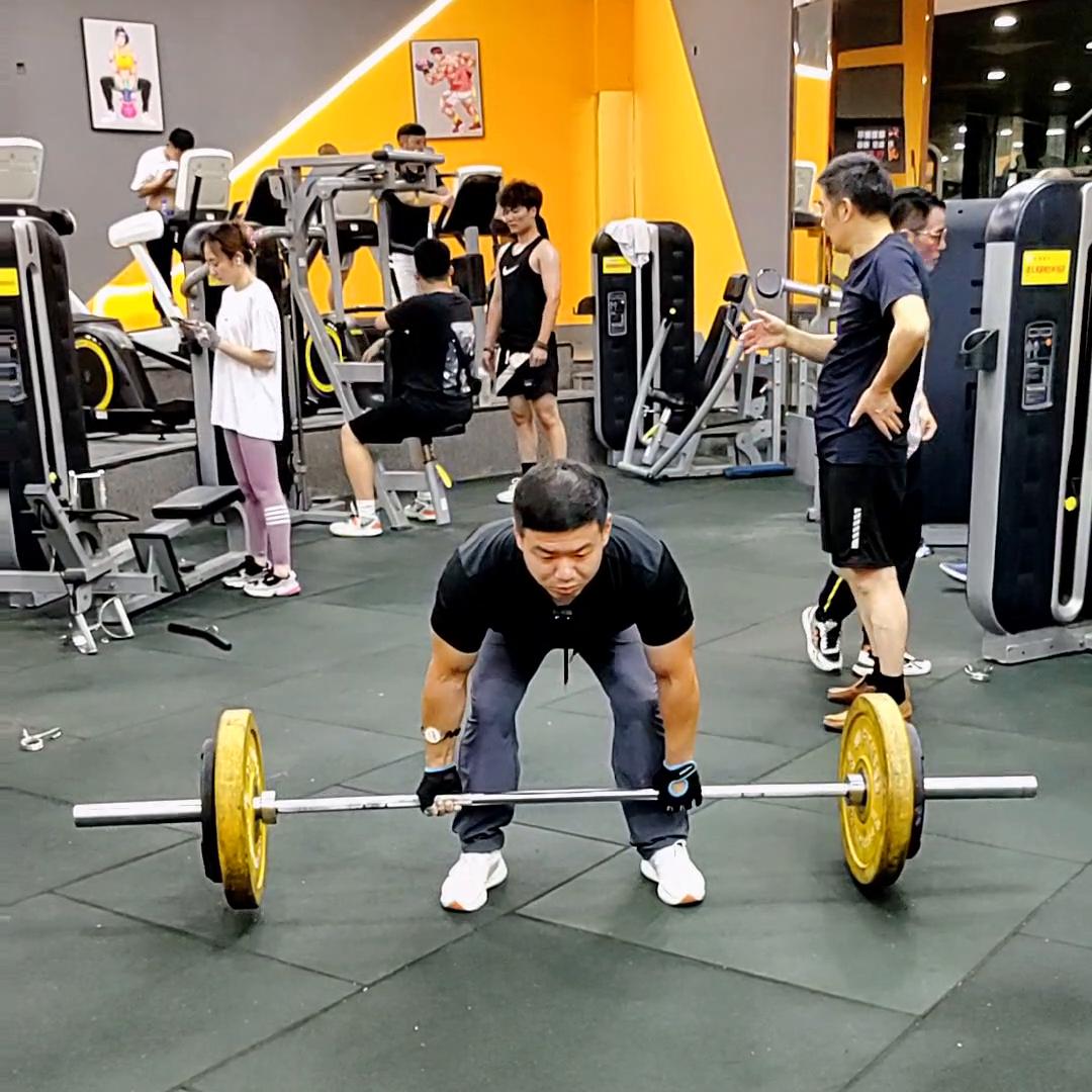 竖脊肌杠铃屈膝硬拉,屈膝硬拉练竖脊肌