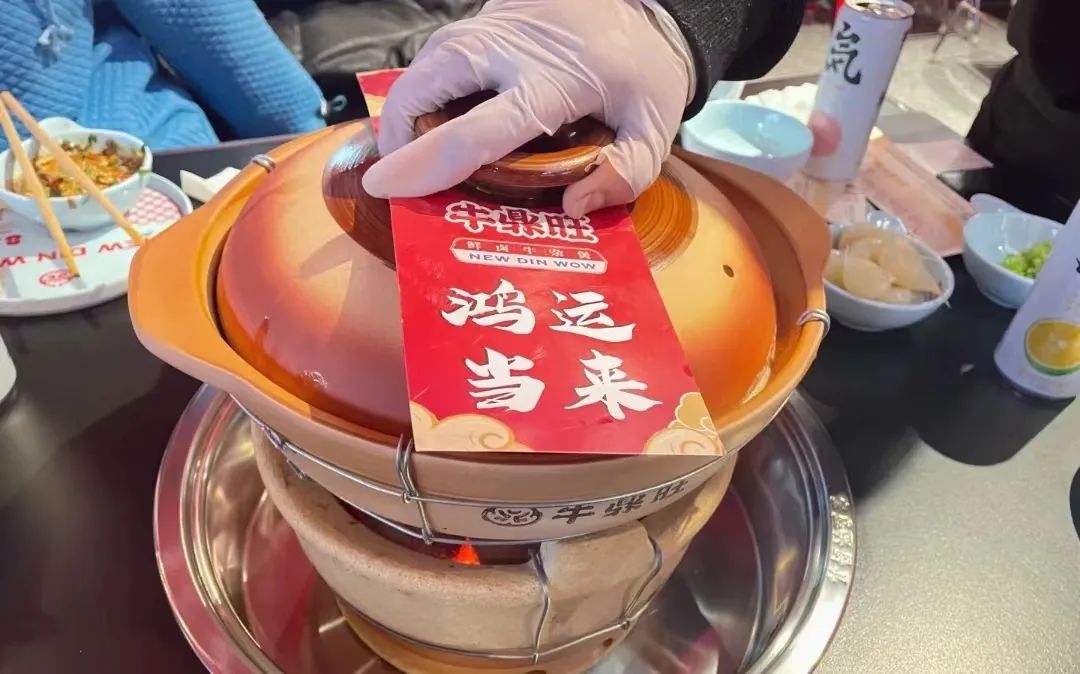 体现菜品新鲜餐饮宣传的标语,美食螺蛳粉宣传标语吸引人