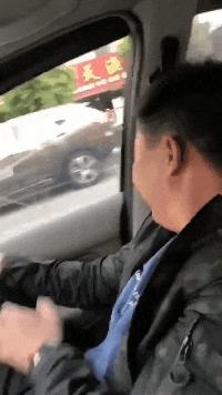 女朋友的房间里找到的工具,她说是手电筒,真以为我不懂吗?