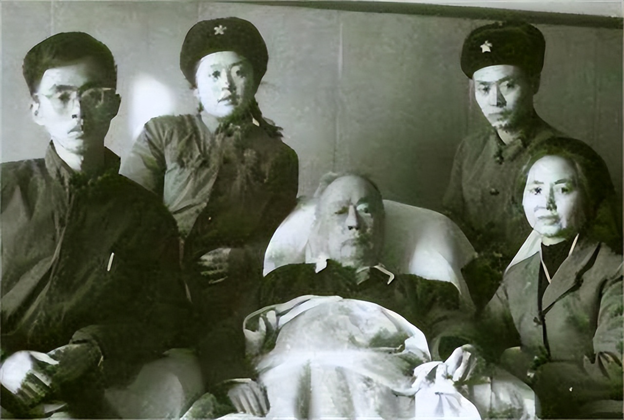 69年陈毅落选中央政治局委员，*世友许**愤愤不平，在会场做了一件事