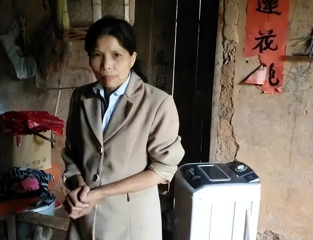 人大女毕业生伍继红现状,伍继红从人大毕业到沦为农妇