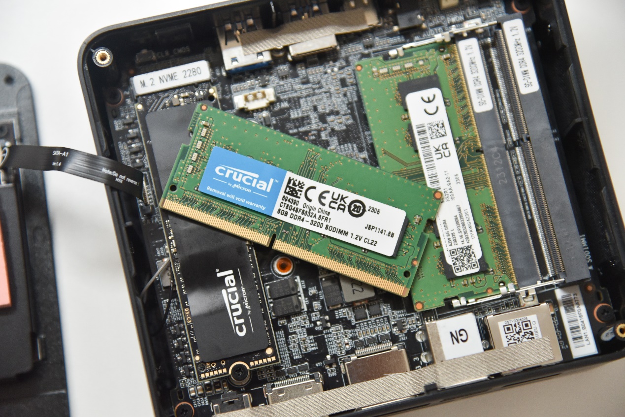 放弃台式，巴掌大零刻SER55500U打造简洁桌面，性能不输传统电脑