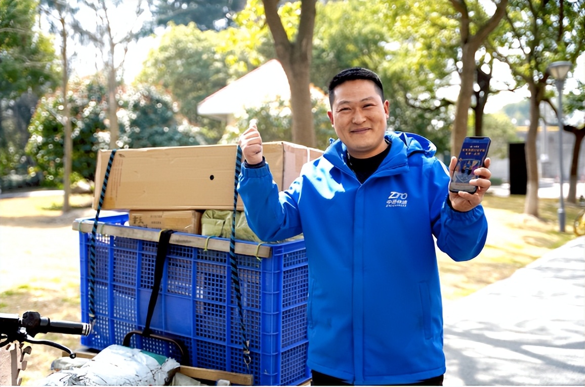 保证续保期间内赔付限额800万,保证续保期间内赔付限额400万