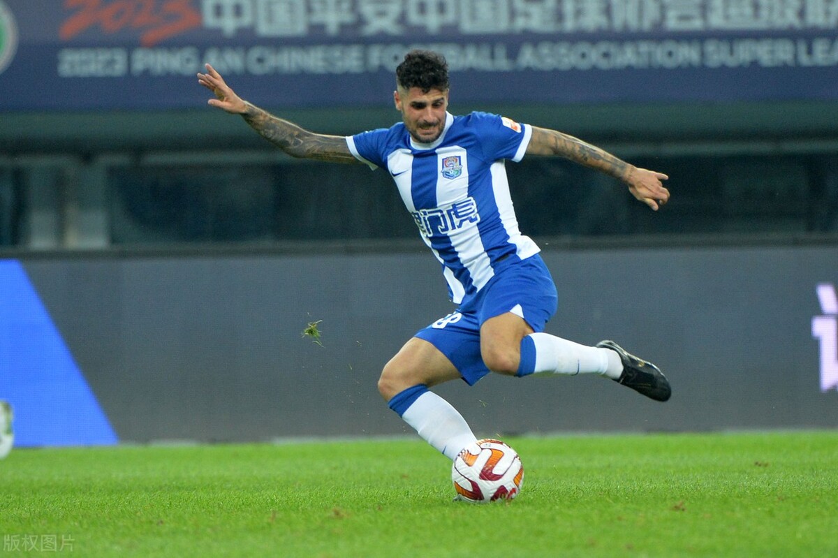 天津津门虎球员穿什么球鞋，于根伟又穿过哪些球鞋呢，看我来盘点