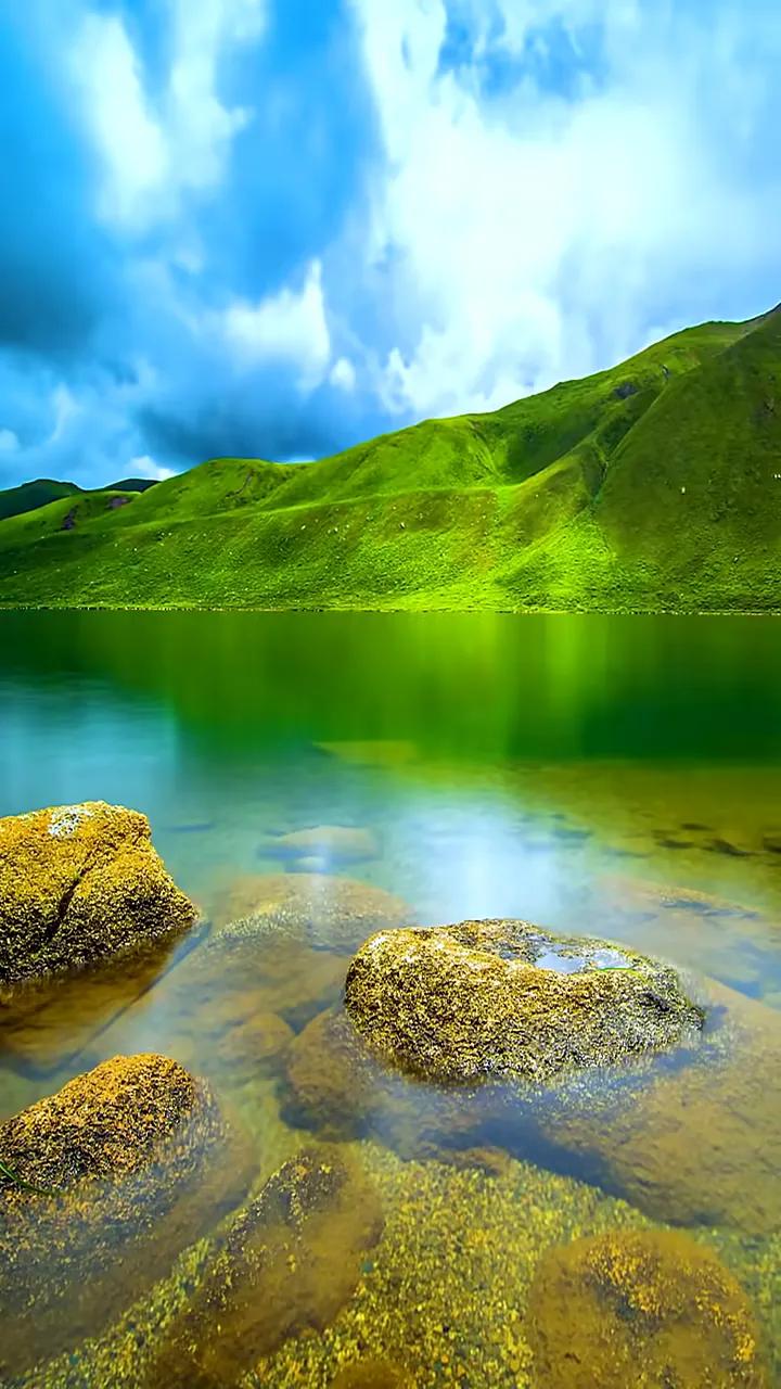 别活在别人的眼光自己的情绪里,活在别人眼神里迷失在自己的心里