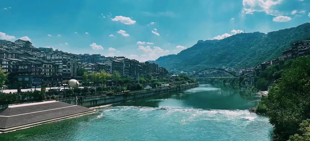 茅台冰激凌、桥景房……环游贵州后，我对福州多了几点思考