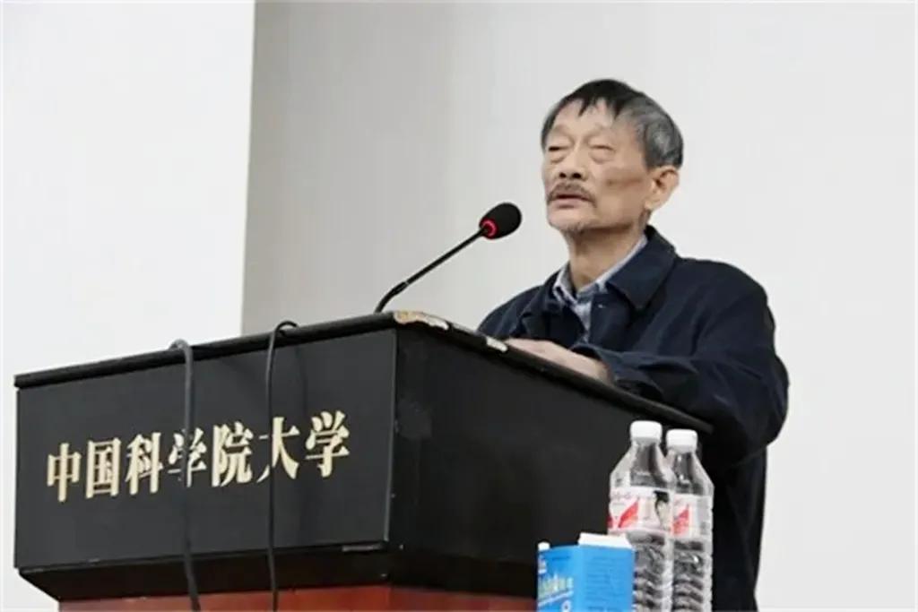 布鞋扫地僧李小文为华为代言,华为扫地僧李小文