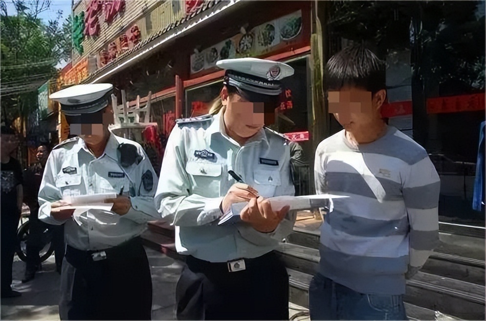 商铺门口挂国旗违法,店门前挂国旗违法吗