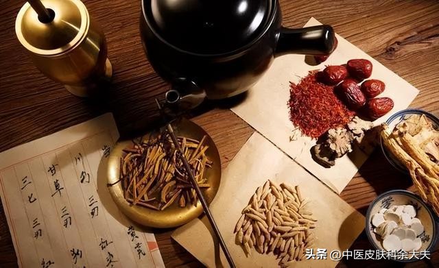 脱发是气血不好的表现吗,脱发说是内分泌失调什么意思