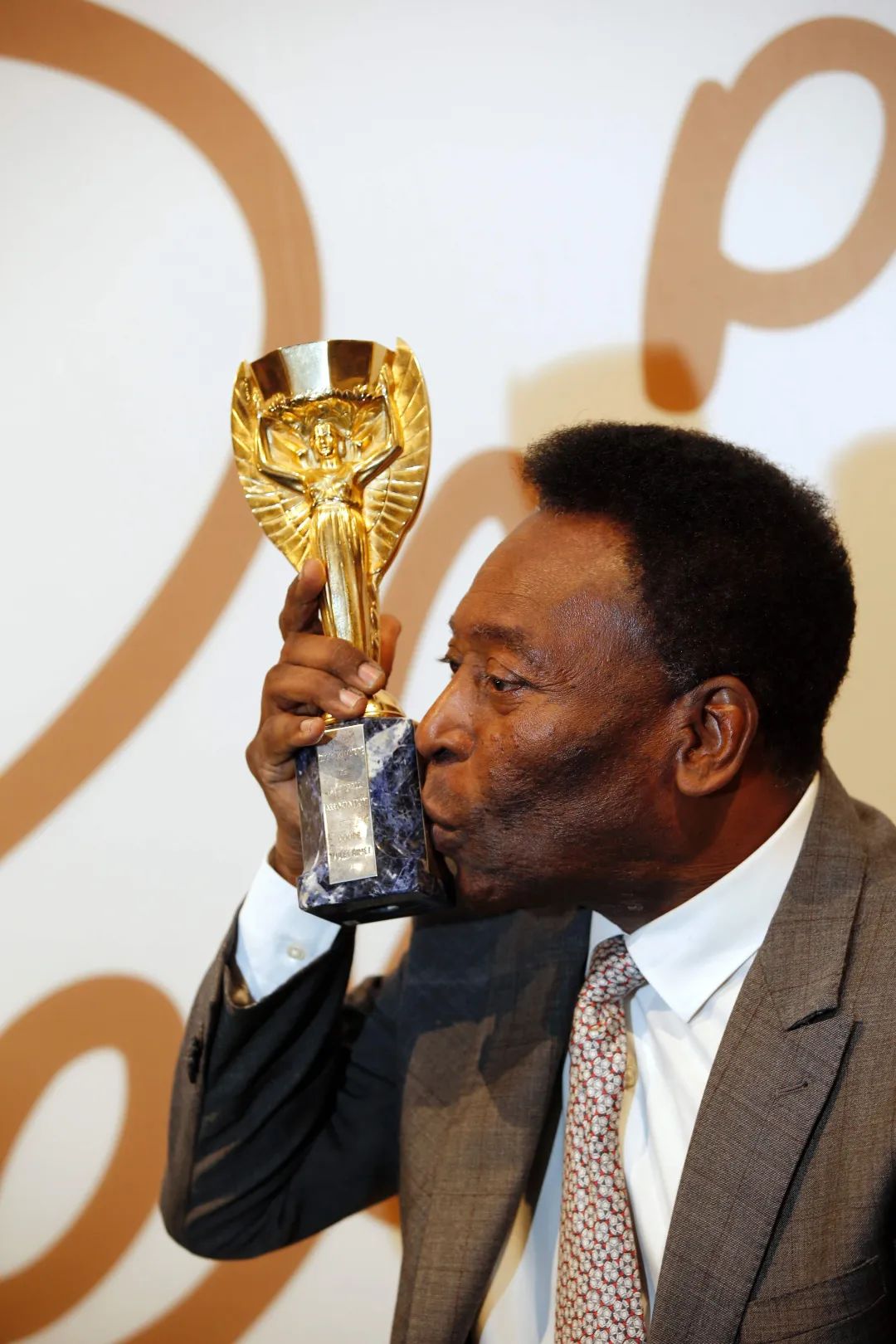 别了球王,别了英文歌曲