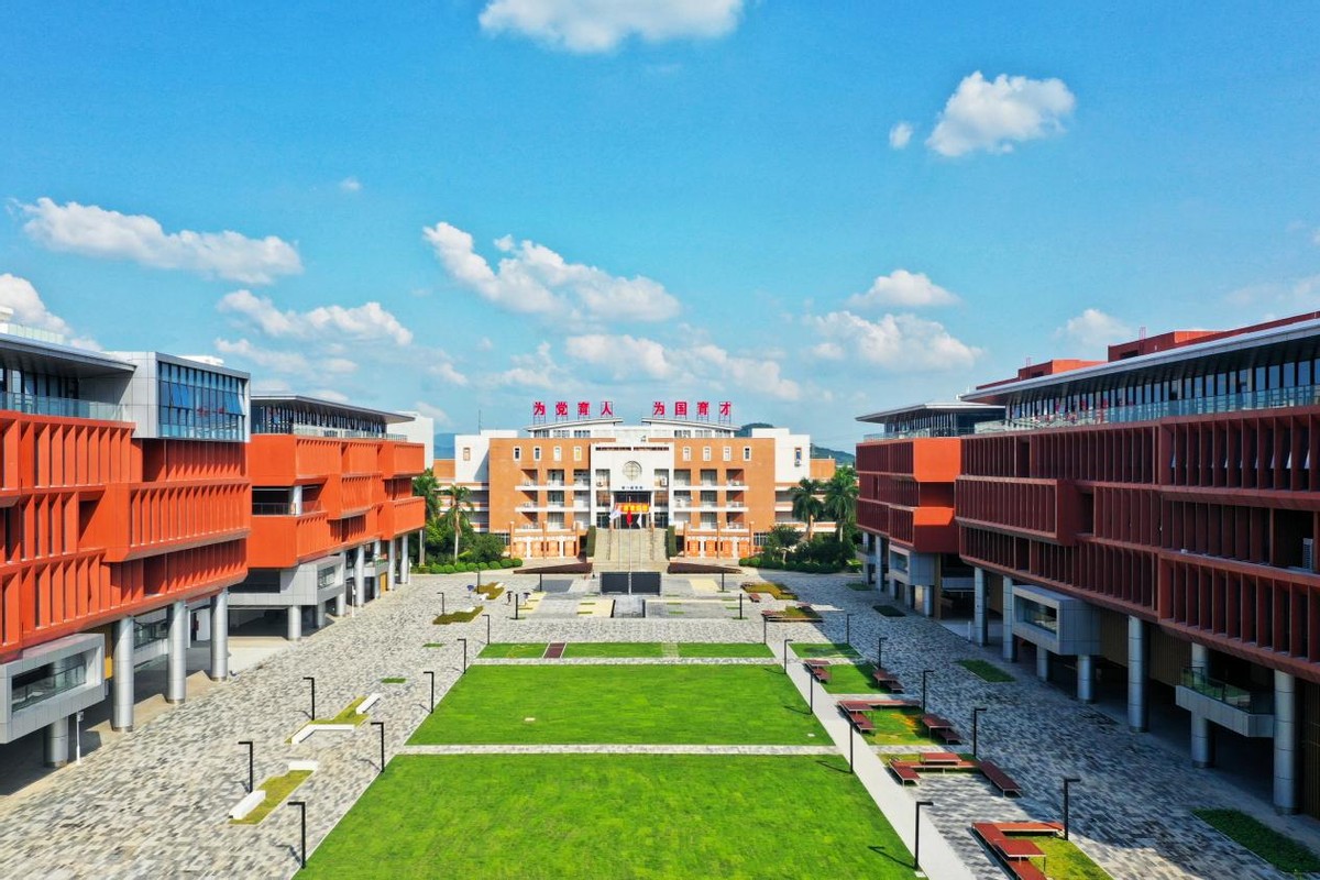 2023年广州商学院学费是多少,2023年广州商学院多少分能进