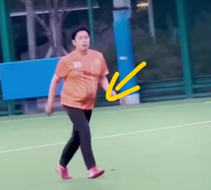 72岁谭咏麟自曝生病,谭咏麟回应大肚腩