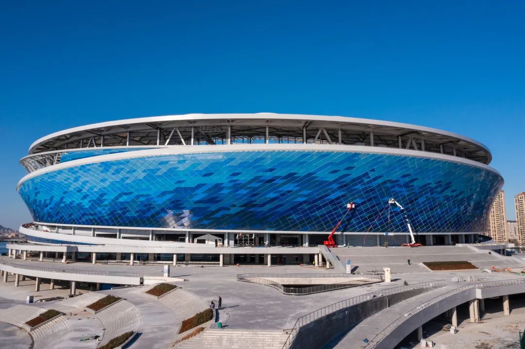 大连梭鱼湾足球场建设时间,大连梭鱼湾足球场建设结构和设计