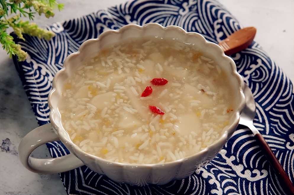 醪糟煮鸡蛋孕妇能不能吃,醪糟煮沸孕妇可以吃吗