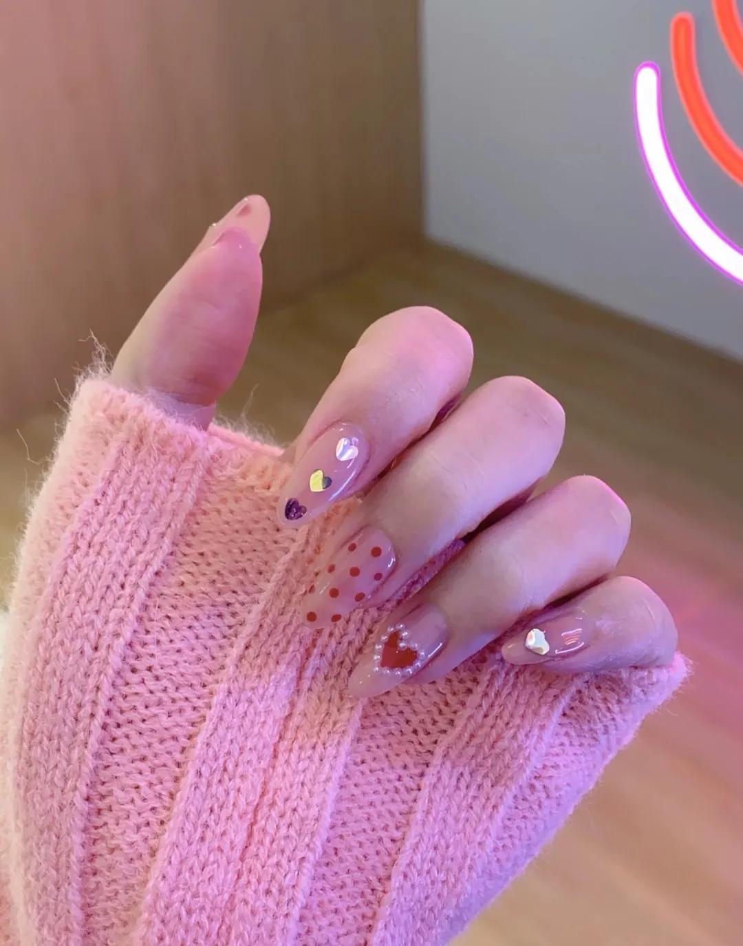 你一定要试试这3种美甲,盘点十款最受欢迎的美甲