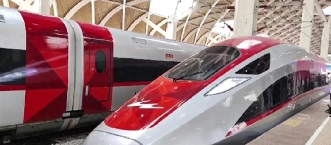 中国高铁：速度、舒适、安全，乘坐体验极佳！