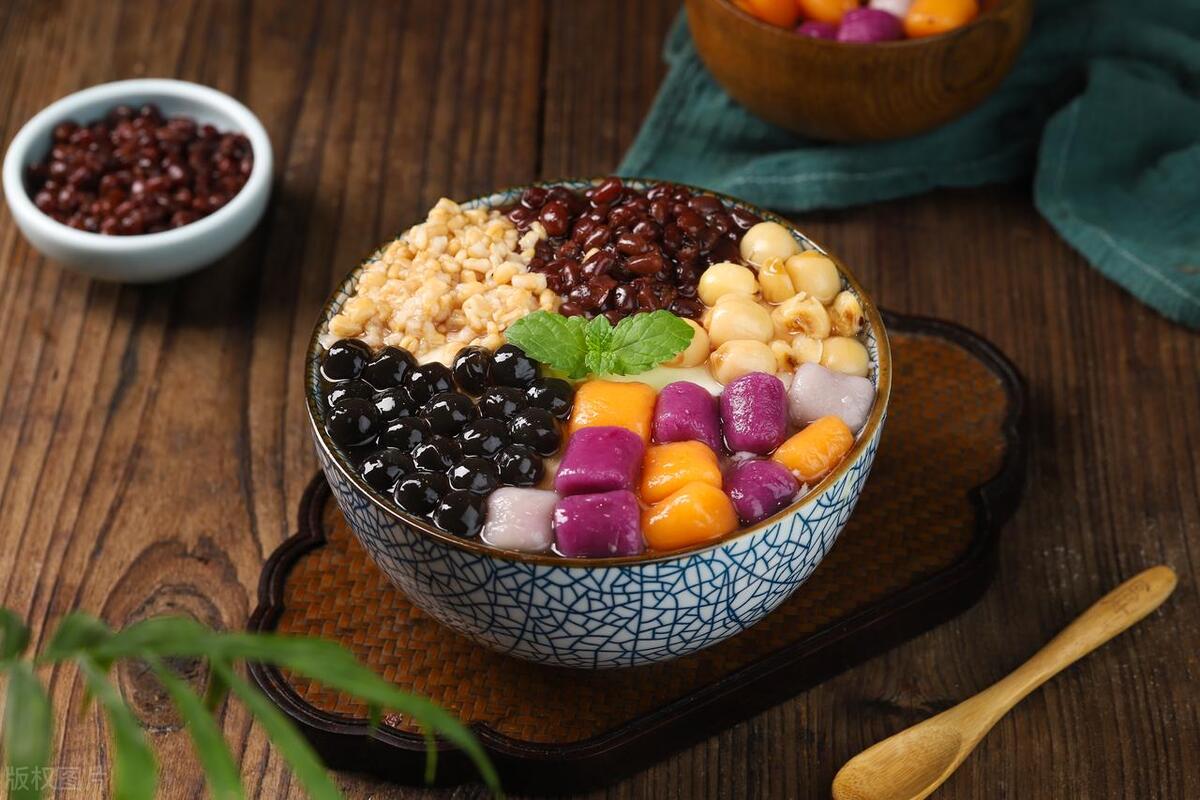 浙江甜品店“免费送甜品”狂赚243万元！如何让你的店铺脱颖而出