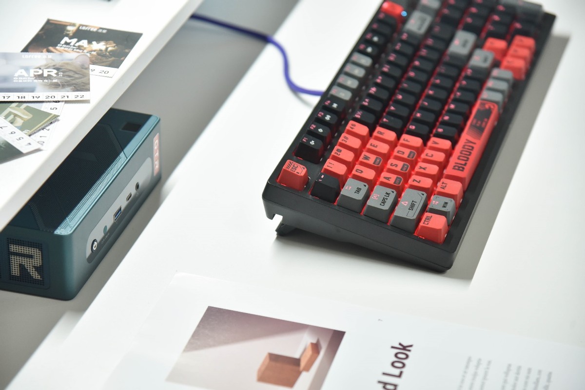 t87键盘血手幽灵评测,双飞燕血手幽灵机械键盘