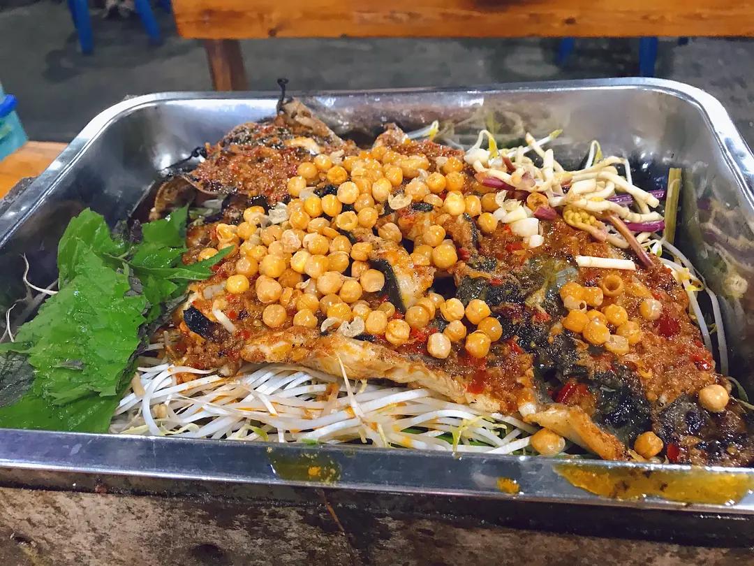 柳州最多配菜的螺蛳粉,柳州好吃又比较清淡的粉