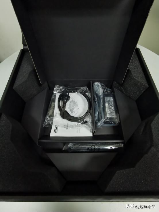 华硕ax11000pro游戏实测,华硕at-ax11000pro和八爪鱼7