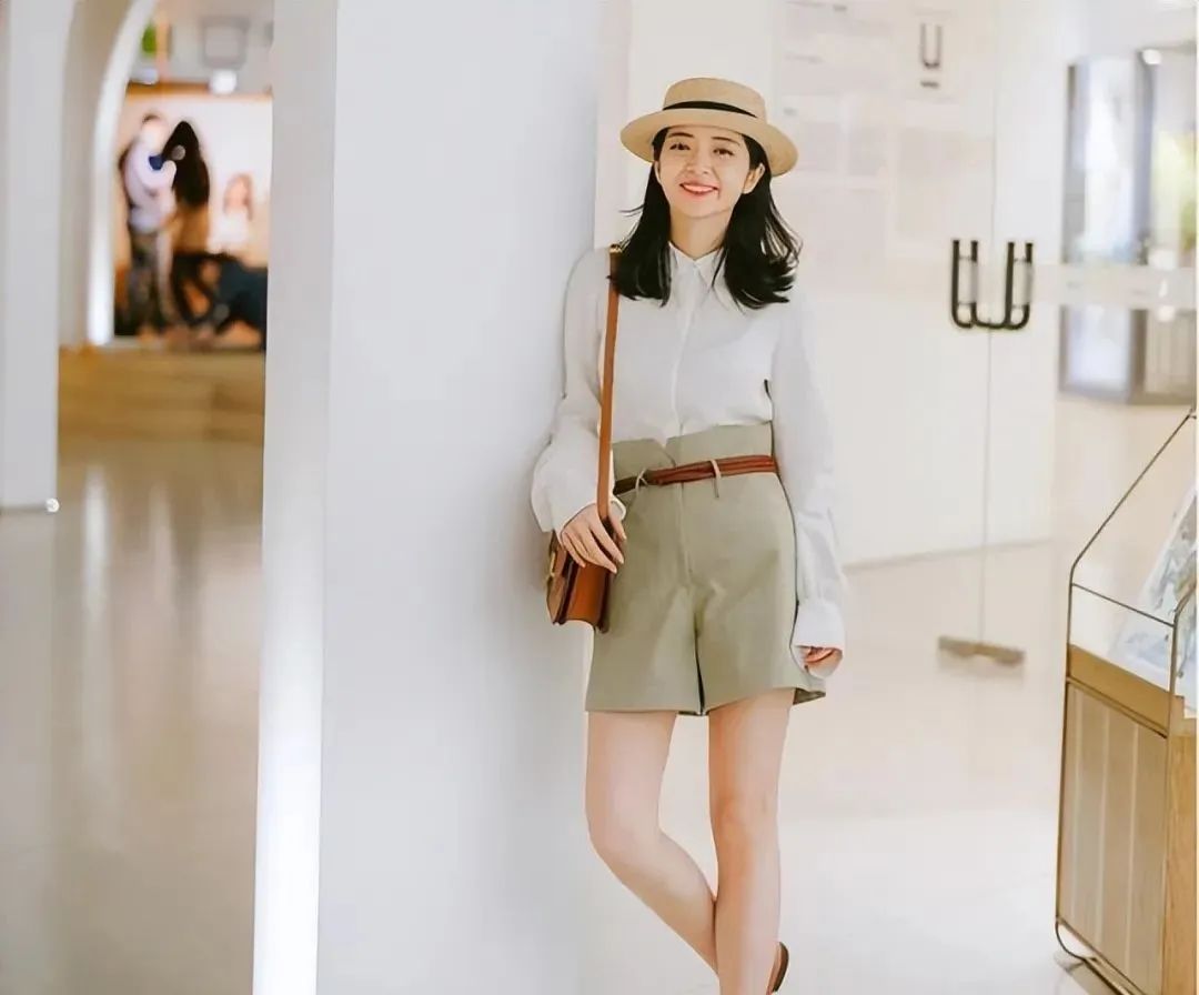 轻熟女人穿什么衣服显老,轻熟女干净穿搭