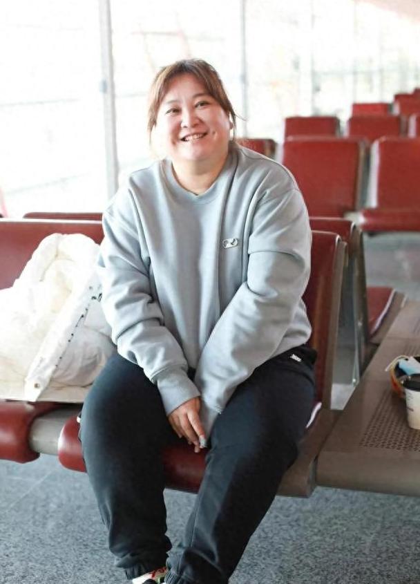 贾玲暴瘦50斤如同换了个人,贾玲暴瘦40斤后颜值逆天