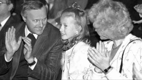 上任就掀翻超级寡头，一人之力让俄罗斯复苏，普京到底有多刚？