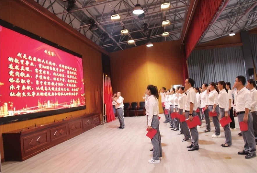 凝心聚力共做教育,凝心聚力做教育