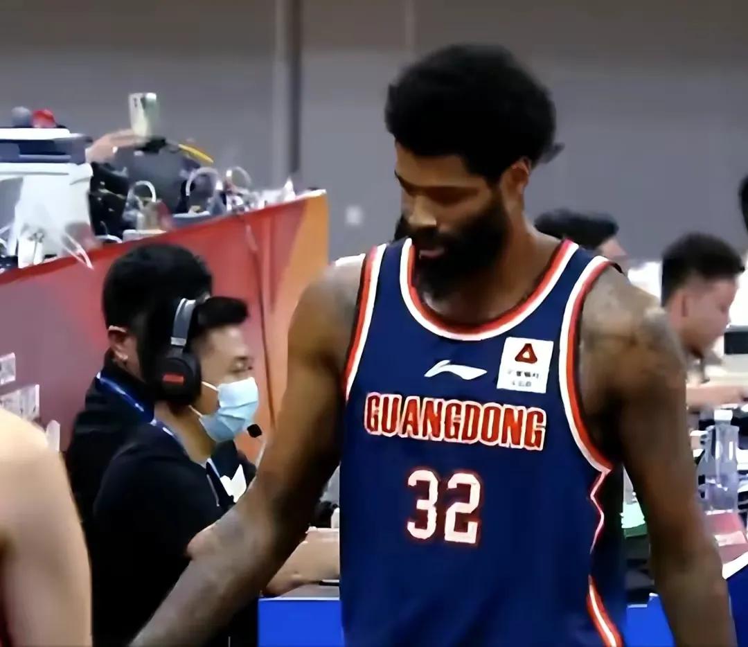 CBA广东综述，大外援太水，两潜力内线任重道远，曾茂洲可圈可点