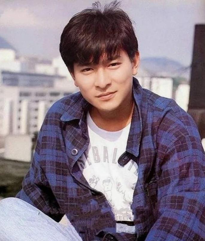 刘德华27岁的电影视频,刘德华几岁向吴倩莲求过婚