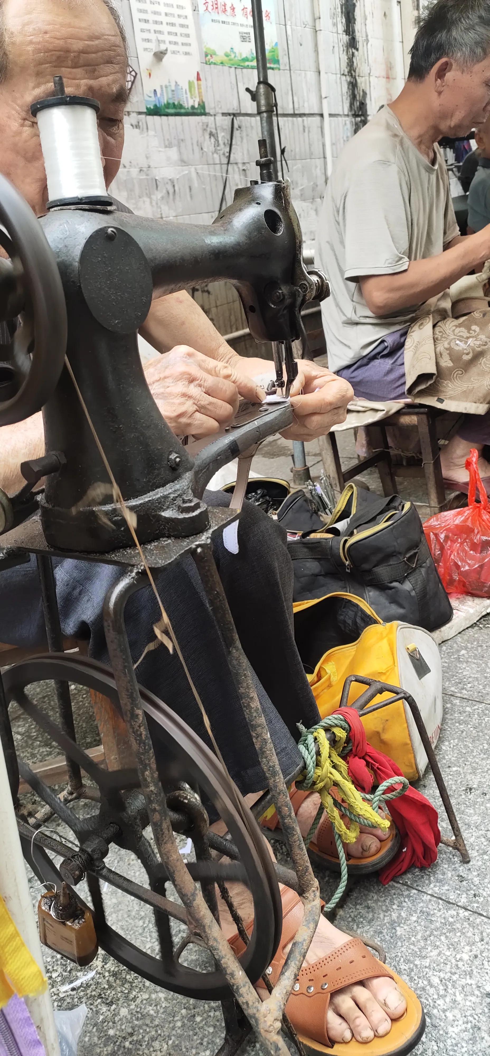 穿坏的衣服鞋子怎么处理最好,衣服鞋子丢了什么预兆