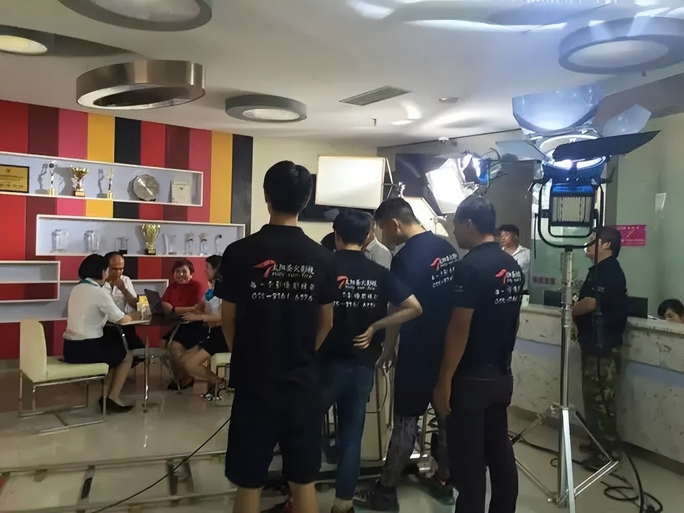 传统媒体广告与网络广告的相同点,电视广告和文字广告是什么关系