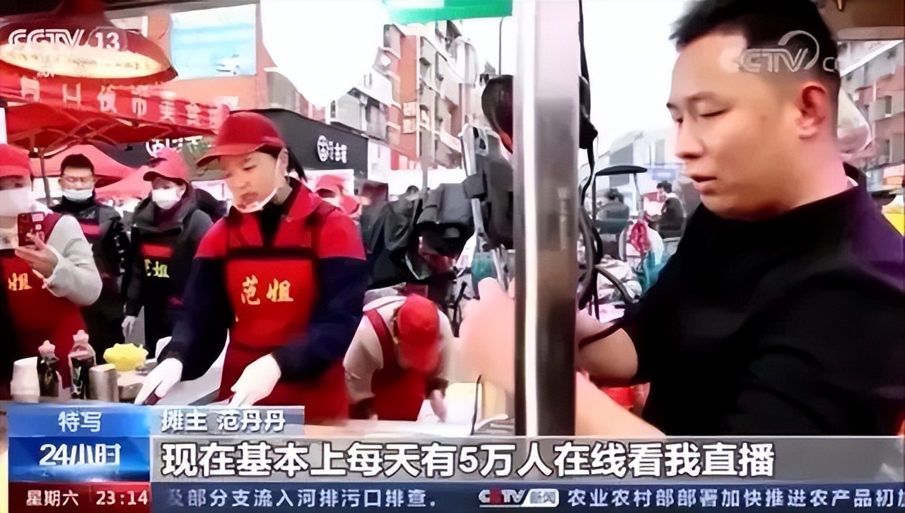 这届网友眼红摆摊赚钱，不起眼的小生意藏着大商机