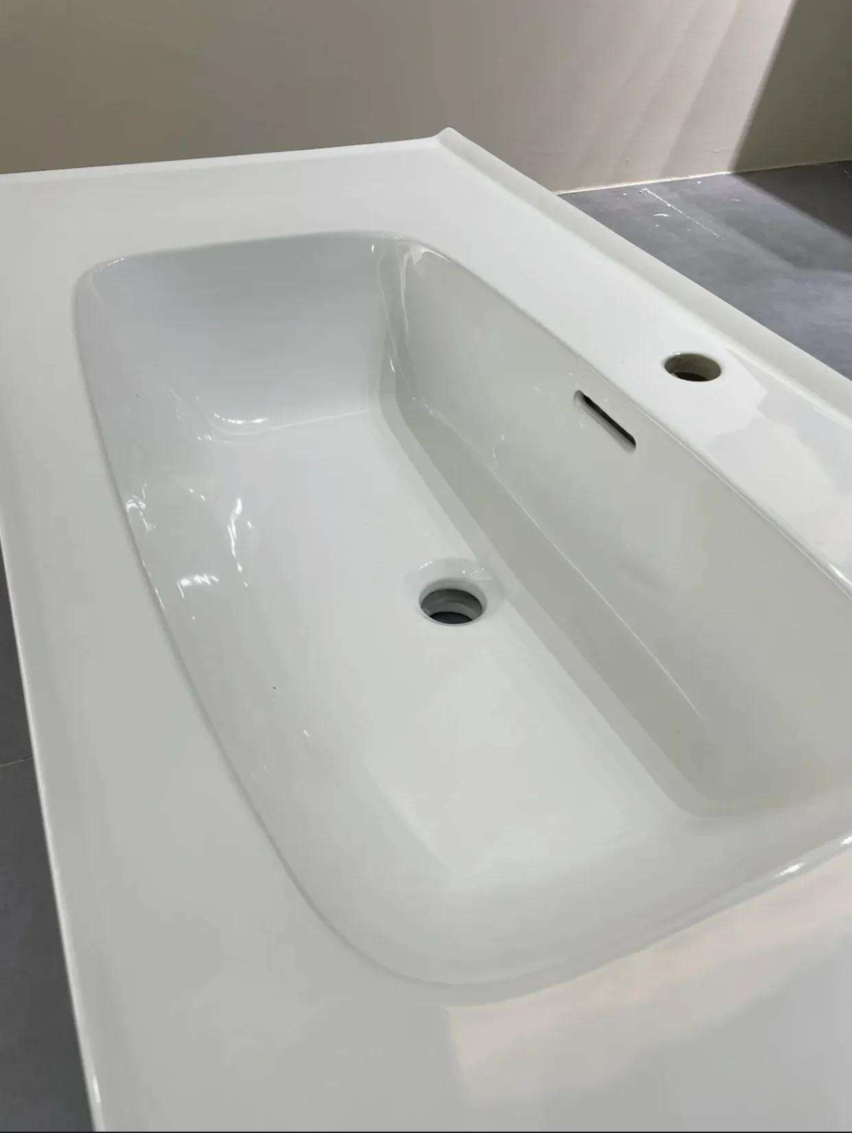 浴室柜一体盆选陶瓷好还是岩板好,浴室柜是用一体陶瓷盆还是大理石