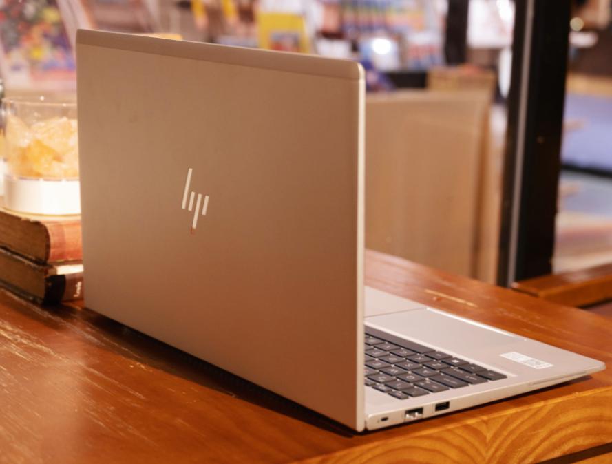 轻薄本换键盘,带小键盘商务笔记本推荐