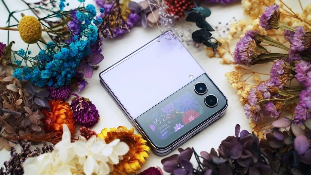 三星折叠手机zflip4什么时候发布,三星折叠屏手机galaxyzflip4